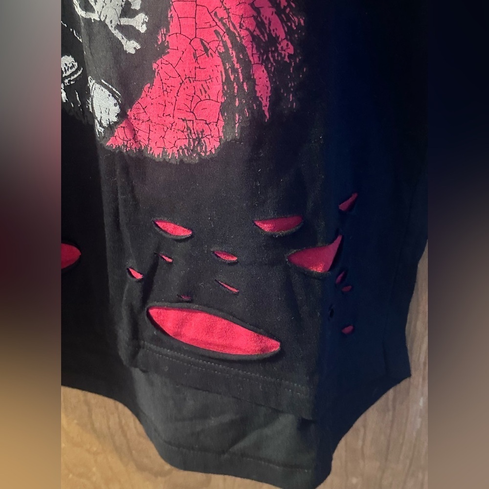 Y2K L “Track 23” Heavy Metal Customized Ripped & Thrashed Music Grunge T-Shirt - Picture 2 of 4